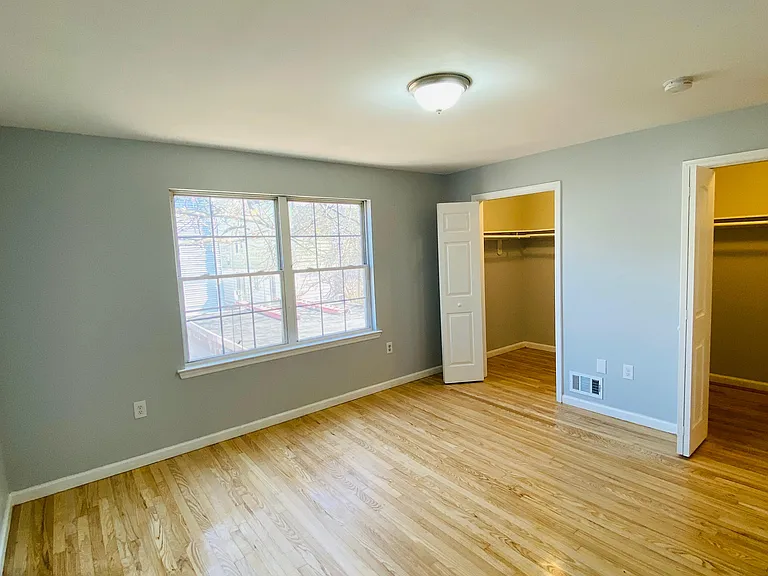 56 Willoughby St — Photo 12