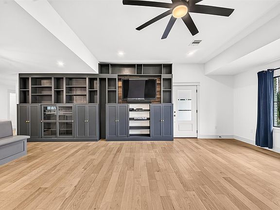 5th image of 5439 Kinglet St