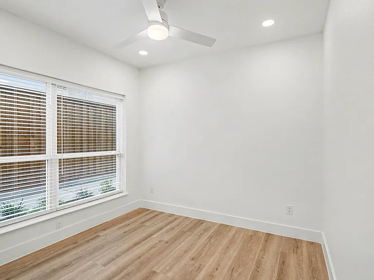 2217 N Fitzhugh Ave #101 — Photo 23