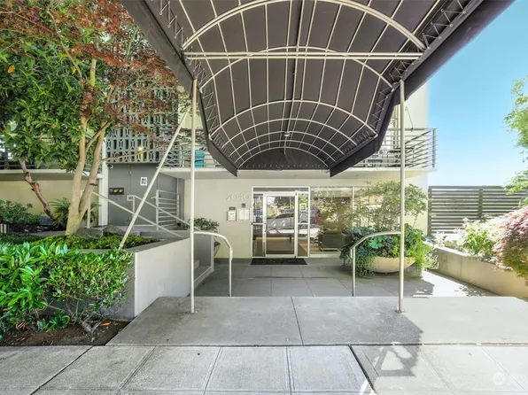 2040 43rd Avenue E #201, Seattle, WA 98112