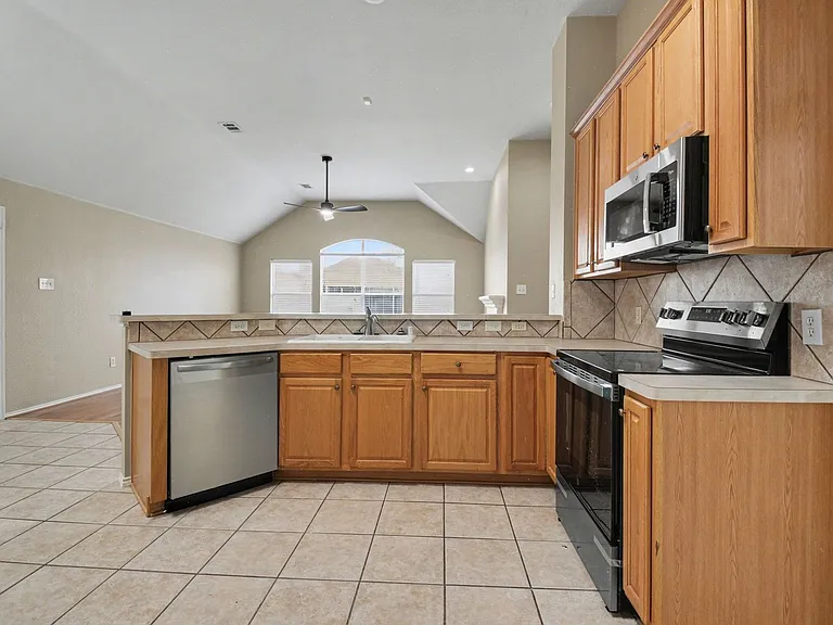 7108 Bryce Canyon Dr — Photo 9