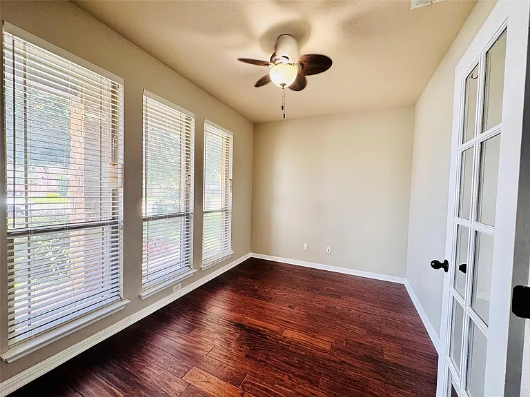 416 Buck Ridge Rd — Photo 6