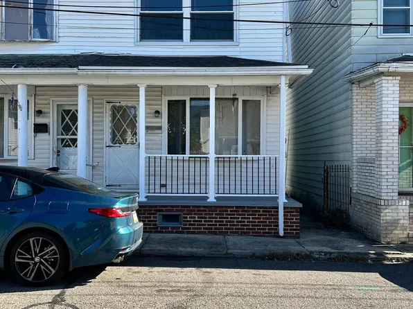 27 N Price St, Saint Clair, PA 17970