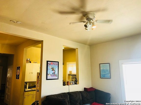 3rd image of 404 E Carson St