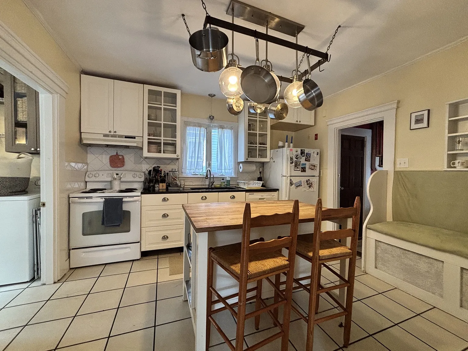4 bed, 2603 sqft, $4,000 — Photo 2