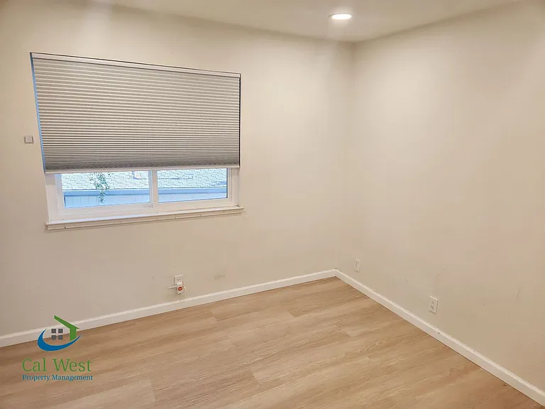 7521 Santa Barbara Dr — Photo 12