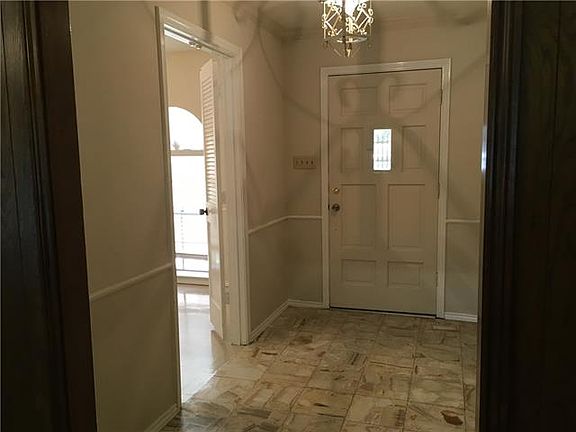 4th image of 3212 Fox Hill Dr