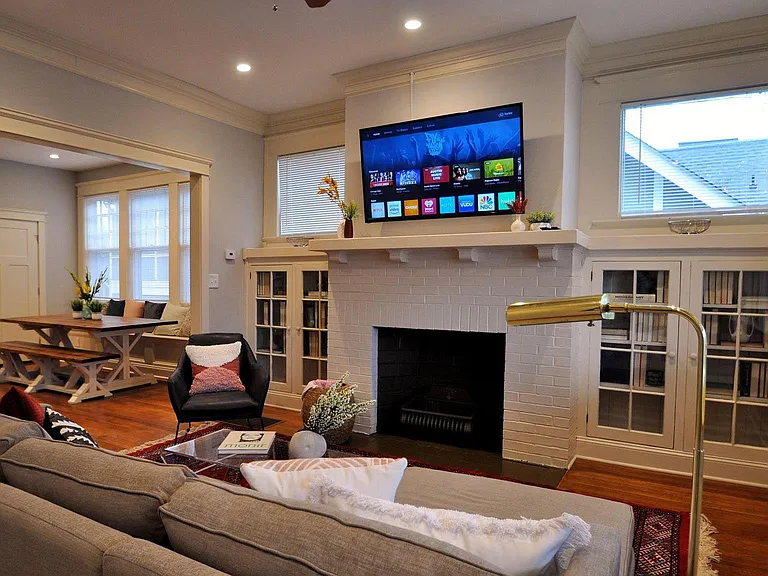 1161 Monroe Dr NE #B — Photo 1