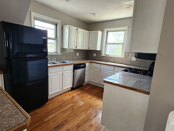 3rd image of 26 W Circular St #B