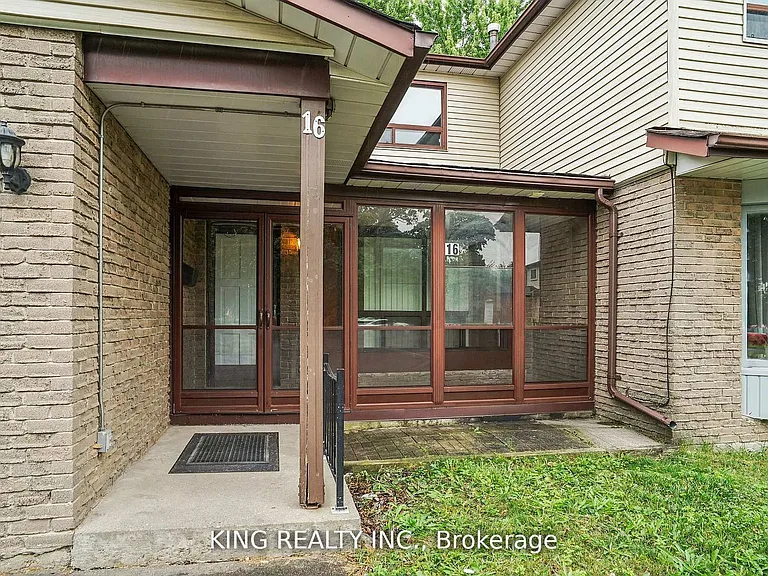 16 Wimbledon Ct — Photo 4