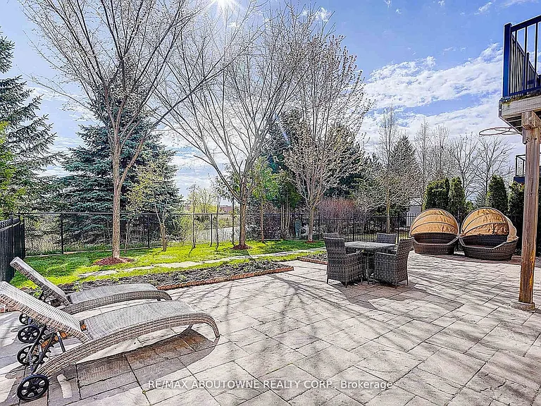 16 Gracedale Dr — Photo 39