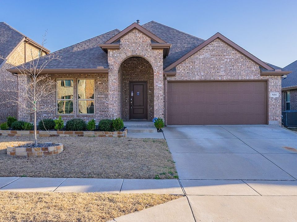1st image of 325 Burr Ln