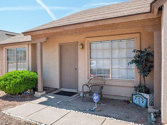 2nd image of 1231 E Kerry Ln