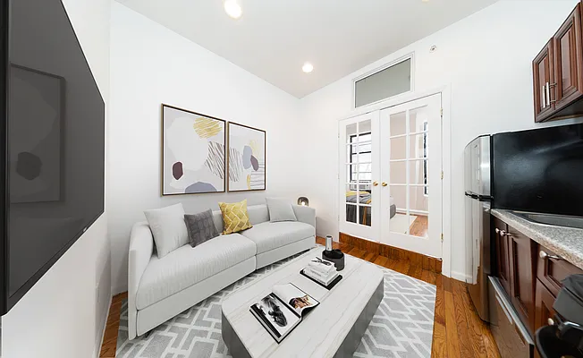 Rented by Platinum Properties | media 11