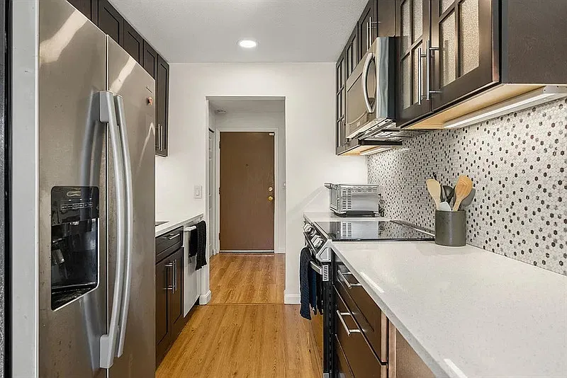 1 bed, 1.0 bath, 891 sqft, $1,850 — Photo 2