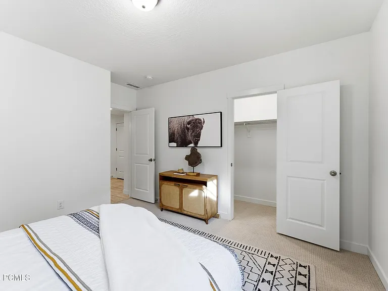 6097 N Brookline Rd — Photo 30
