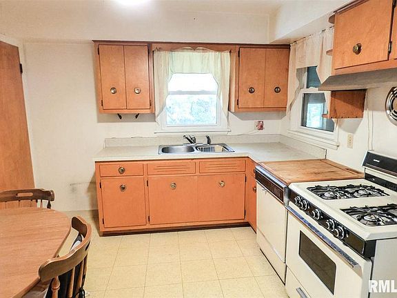 4th image of 1513 W Virginia Ave