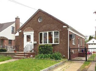 2838 200th St, Flushing, NY 11360