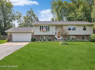 6417 High Line Rd, Crystal Lake, IL 60012
