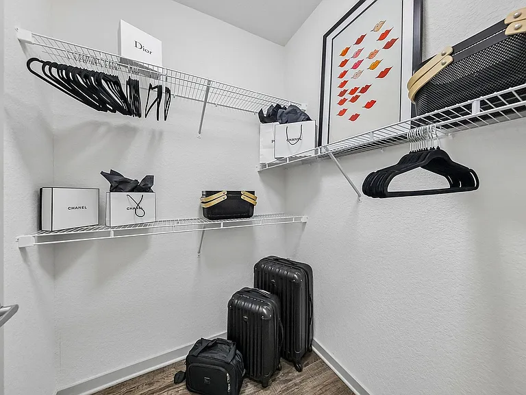 Walk-in Closets