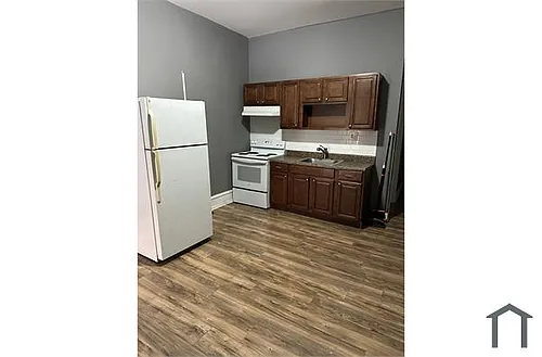 1227 W Russell St #2 Photo 1