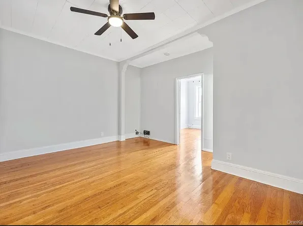 71-52 68th Pl #2R, Ridgewood, NY 11385