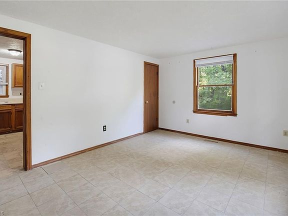5th image of 1719 Oneka Ave