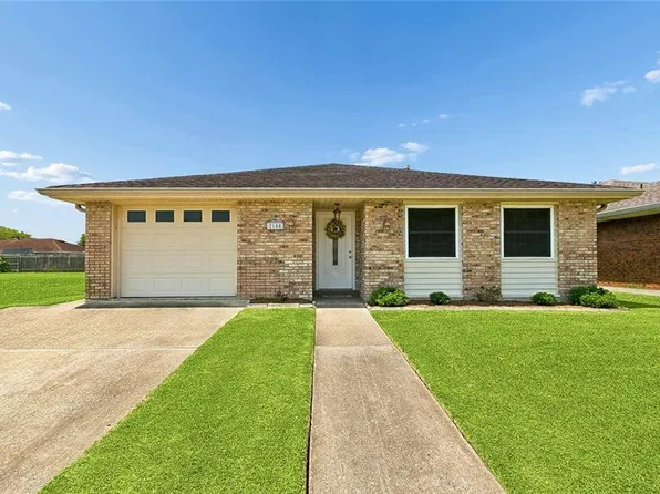2108 Charles Dr, Chalmette, LA 70043