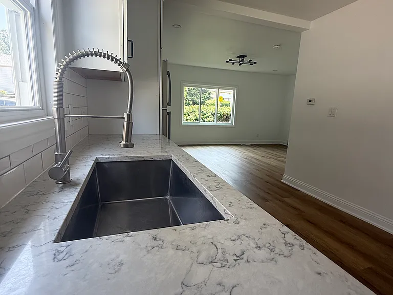 526 Ledochowski St — Photo 12