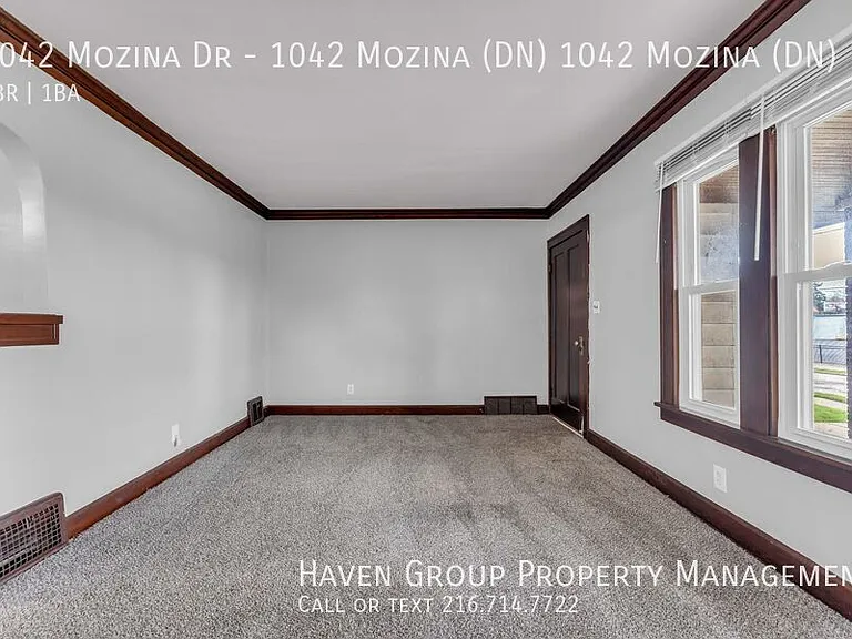 1042 Mozina Dr #104 — Photo 8