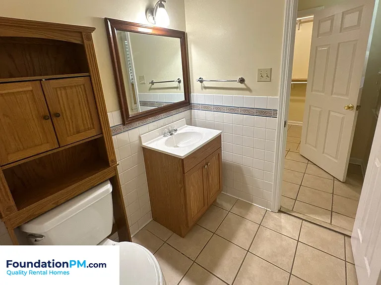 2621 Derbyshire Ave — Photo 13