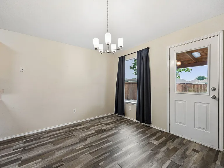 209 Meadow View Ln — Photo 5