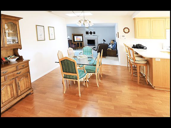 3rd image of 408 N Saticoy Ave