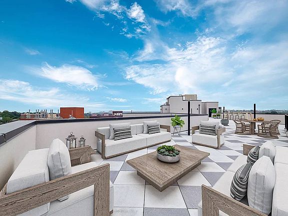 5th image of 71-82 Parsons Blvd #210