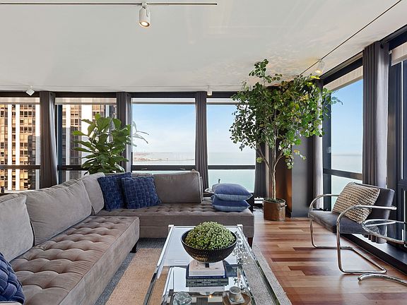 5th image of 900 N Lake Shore Dr #2213-11