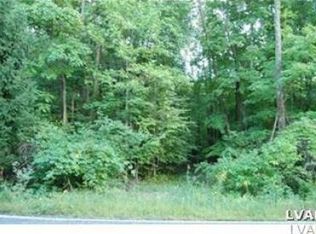 475 Persimmon Ln, Bangor, PA 18013