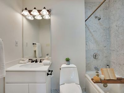 101 Shearwater Ct E APT 46, Jersey City, NJ, 07305