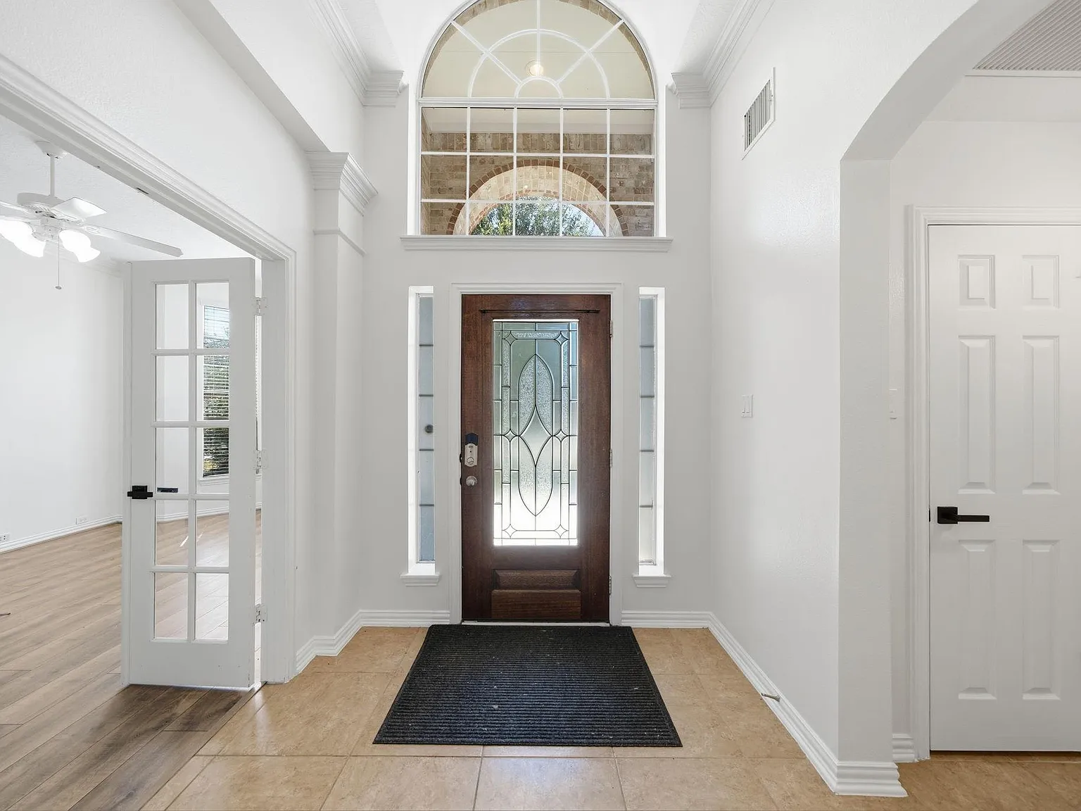 5 bed, 3.5 bath, 2937 sqft, $3,450 — Photo 4