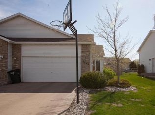 2848 Wheatland Dr S, Fargo, ND 58103