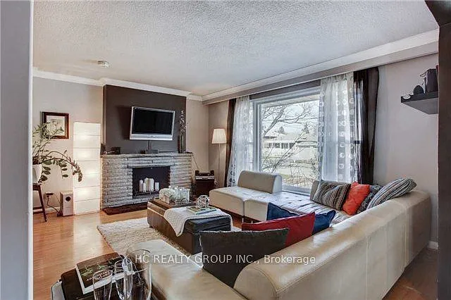 980 Lillian St — Photo 8