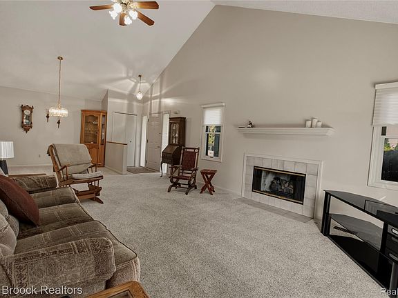 5th image of 2241 Cornell St