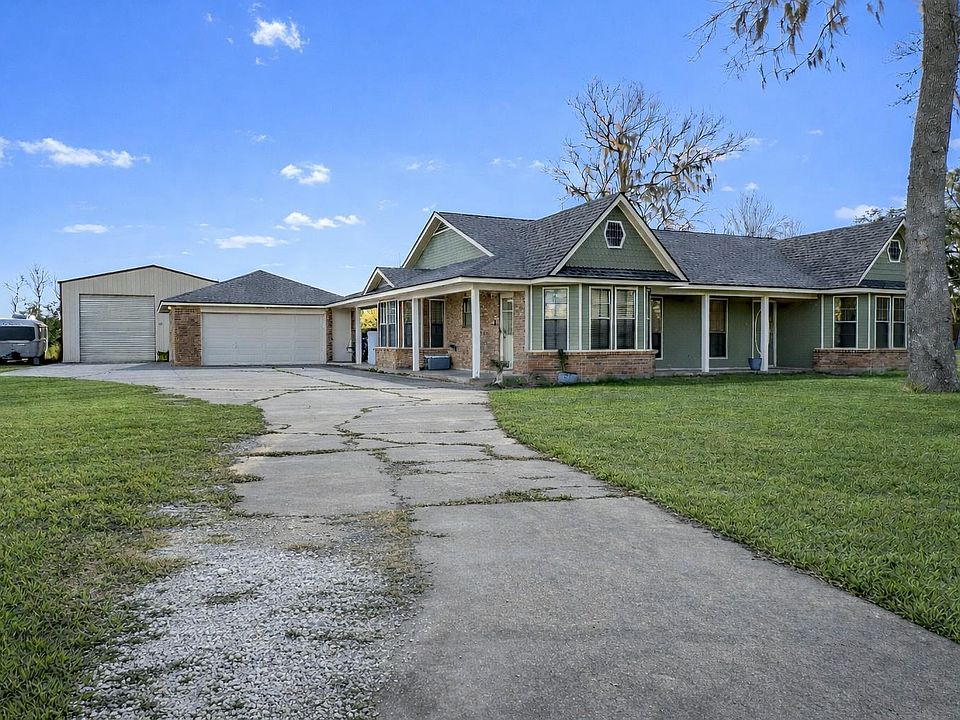 1st image of 138 Pin Oak Dr