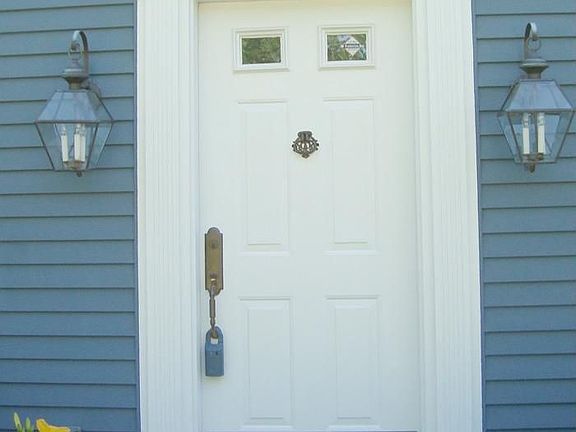 3rd image of 566 Kinsella Dr