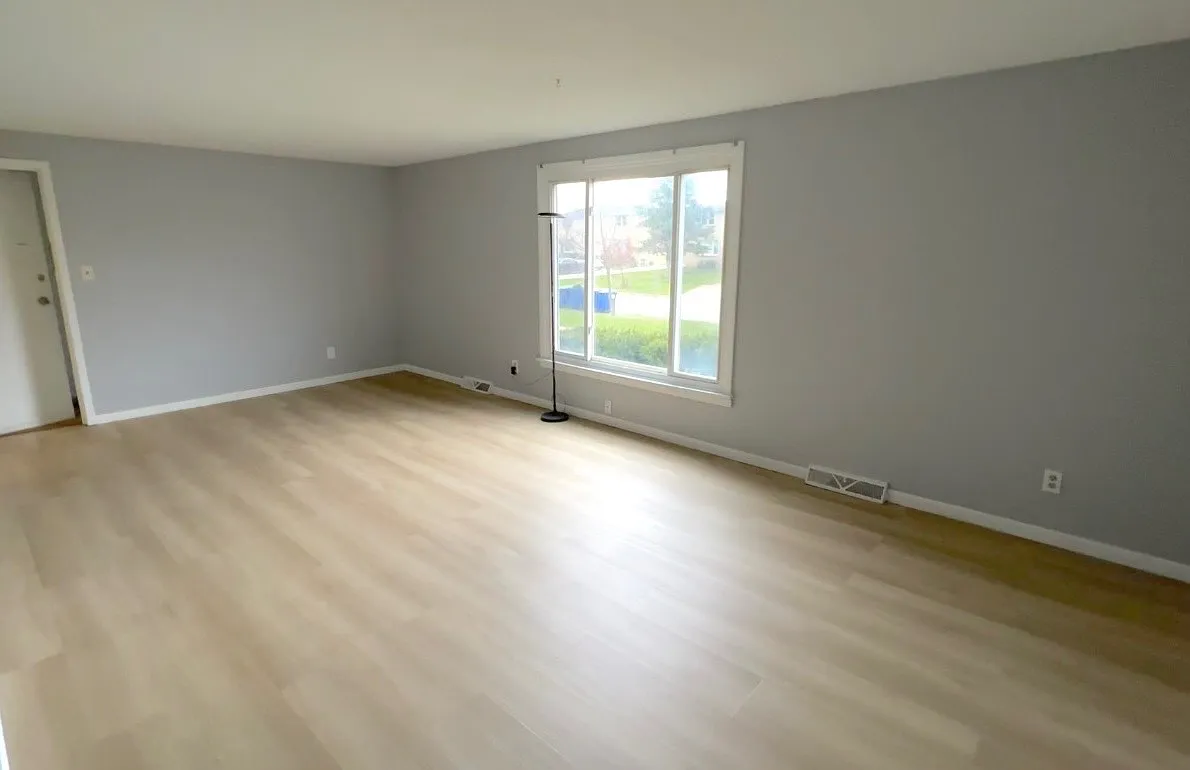 3 bed, 1496 sqft, $1,950 — Photo 2