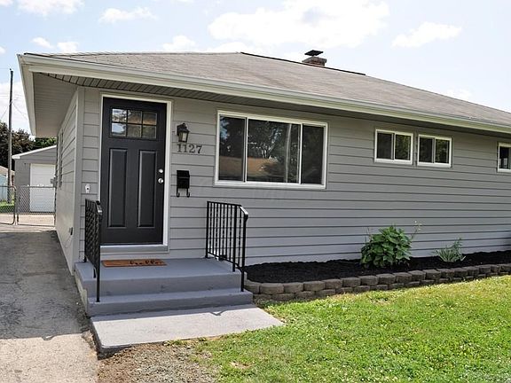 3rd image of 1127 Pauline Ave