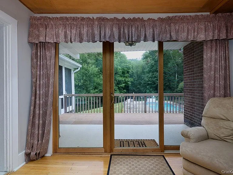 116 School House Ln — Photo 19