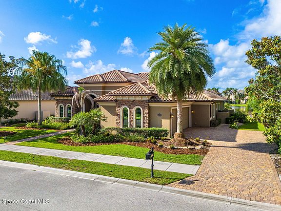 3rd image of 2898 Wyndham Way