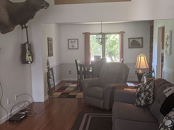 4th image of 437 S 49th Ct