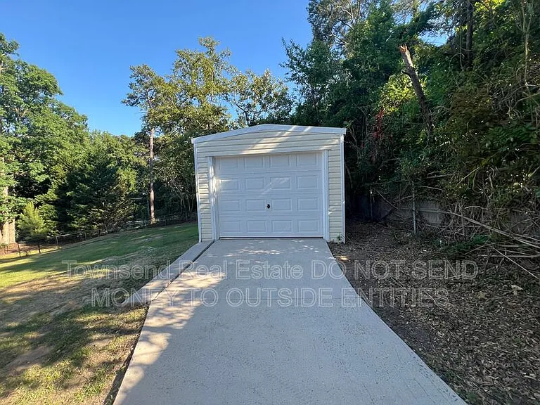 1905 McPherson Ave — Photo 27