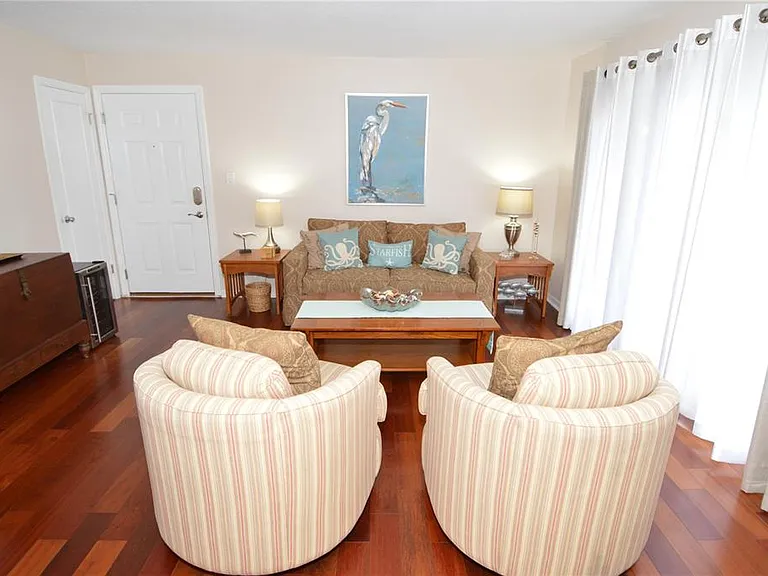 213 Seahorse Dr SE #B — Photo 14
